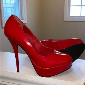 Red Pumps